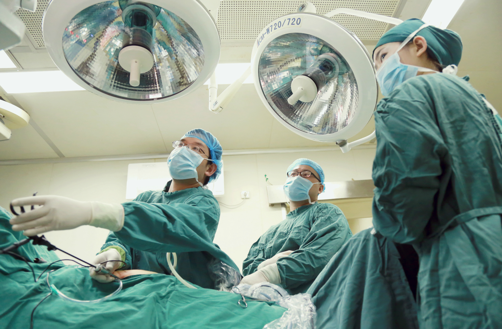 高光时刻!保胆取石专家、四川结石病医院何明刚主任亮相国内最高学术平台!(图5) 高光时刻!保胆取石专家、四川结石病医院何明刚主任亮相国内最高学术平台!(图5)