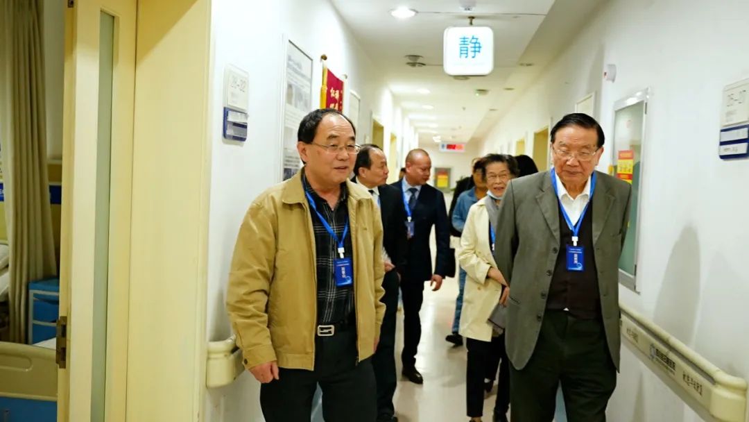 全国知名保胆专家齐聚:高规格、高水平保胆学术会议在四川结石病医院隆重召开!(图13) 全国知名保胆专家齐聚:高规格、高水平保胆学术会议在四川结石病医院隆重召开!(图13)