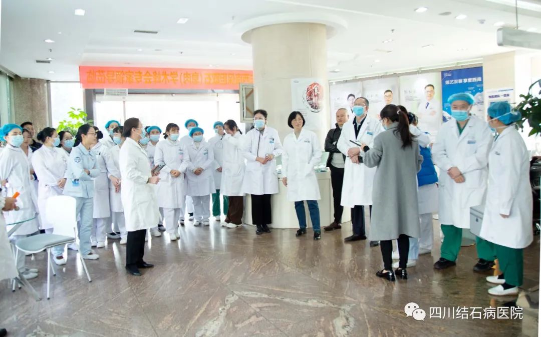 强三基 “救”演练:我院开展心肺复苏急救演练(图10) 强三基 “救”演练:我院开展心肺复苏急救演练(图10)