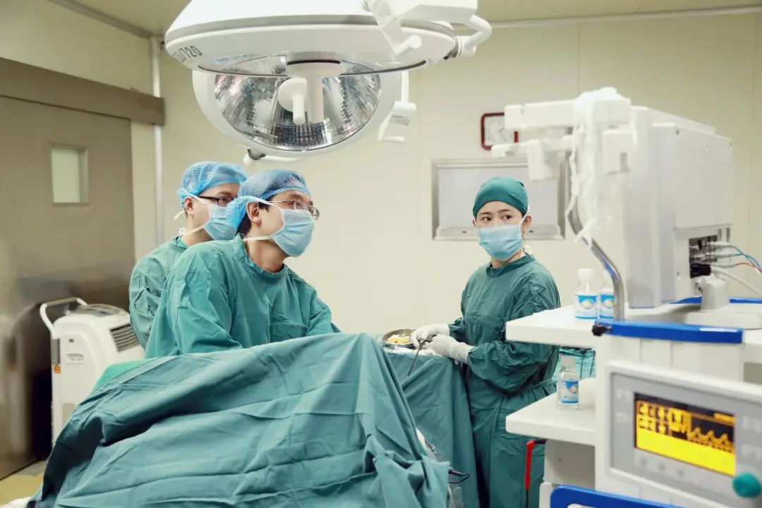 不想切胆,6、70岁的胆结石患者就只能熬?专家说,80岁都不用熬!(图3) 不想切胆,6、70岁的胆结石患者就只能熬?专家说,80岁都不用熬!(图3)