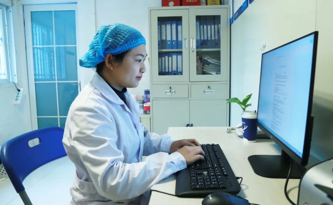 喜报连连!四川结石病医院护士长何静斩获全市消供知识竞赛三等奖!(图4) 喜报连连!四川结石病医院护士长何静斩获全市消供知识竞赛三等奖!(图4)