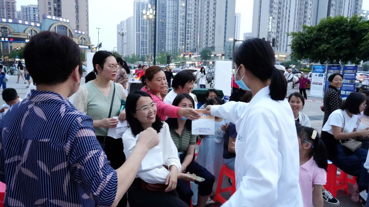 成都保胆医院携手大丰街道高家社区,你们都是最棒的“结石小医生”!(图10) 成都保胆医院携手大丰街道高家社区,你们都是最棒的“结石小医生”!(图10)