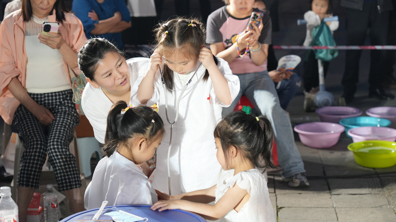 成都保胆医院携手大丰街道高家社区,你们都是最棒的“结石小医生”!(图14) 成都保胆医院携手大丰街道高家社区,你们都是最棒的“结石小医生”!(图14)