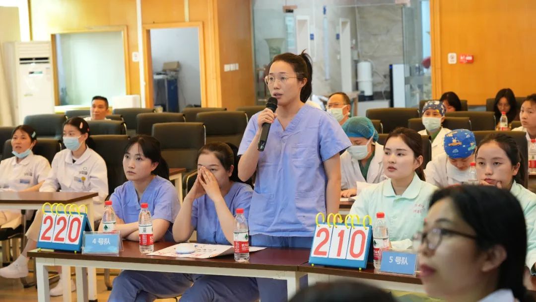 以学促用励精兵!四川结石病医院护理知识抢答竞赛成功举办(图4) 以学促用励精兵!四川结石病医院护理知识抢答竞赛成功举办(图4)