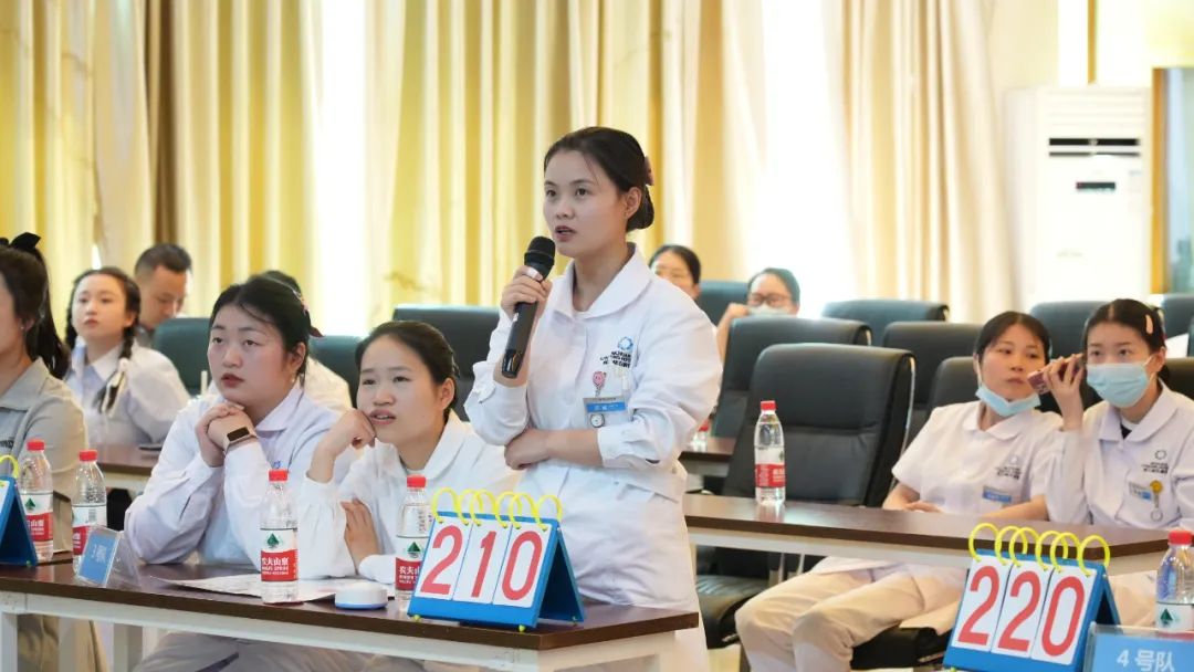 以学促用励精兵!四川结石病医院护理知识抢答竞赛成功举办(图5) 以学促用励精兵!四川结石病医院护理知识抢答竞赛成功举办(图5)