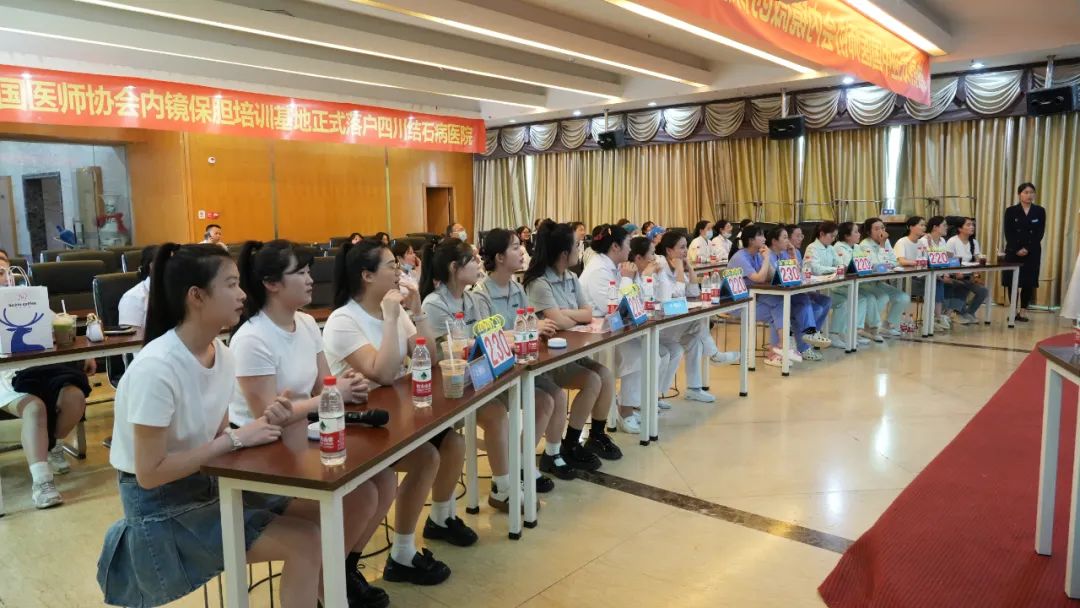 以学促用励精兵!四川结石病医院护理知识抢答竞赛成功举办(图6) 以学促用励精兵!四川结石病医院护理知识抢答竞赛成功举办(图6)