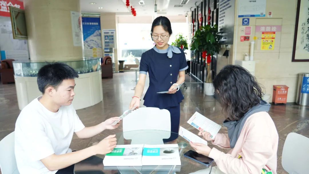 荷花池街道四川结石病医院开展垃圾分类宣传(图2) 荷花池街道四川结石病医院开展垃圾分类宣传(图2)