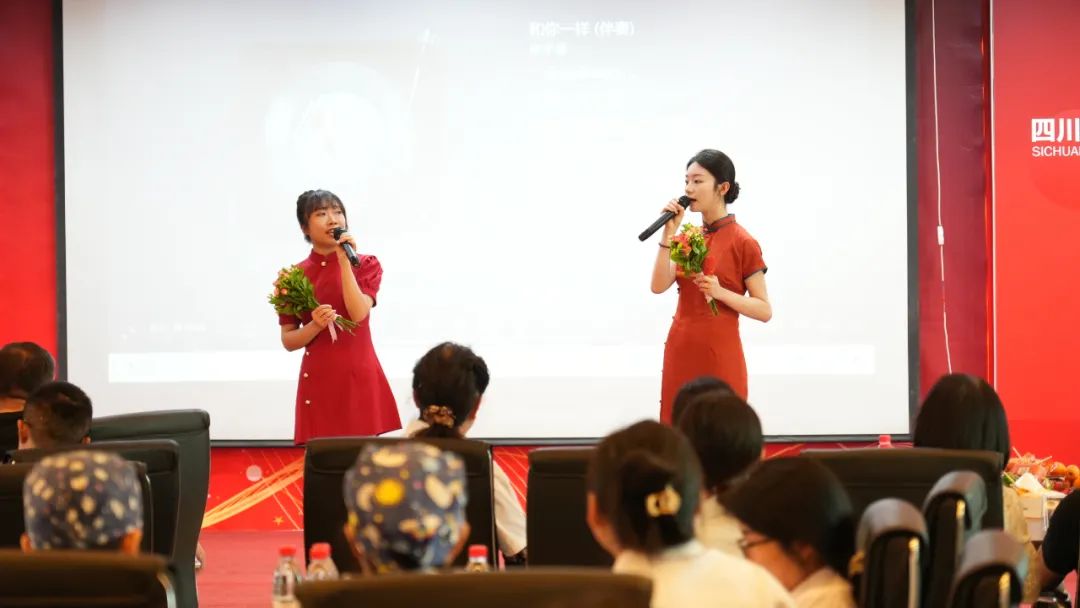 天使如花,美丽绽放!四川结石病医院举办庆祝5.12国际护士节暨表彰大会(图13) 天使如花,美丽绽放!四川结石病医院举办庆祝5.12国际护士节暨表彰大会(图13)