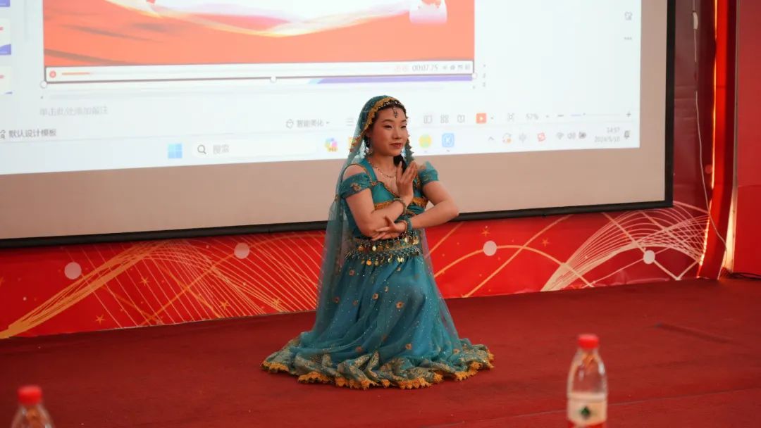 天使如花,美丽绽放!四川结石病医院举办庆祝5.12国际护士节暨表彰大会(图15) 天使如花,美丽绽放!四川结石病医院举办庆祝5.12国际护士节暨表彰大会(图15)