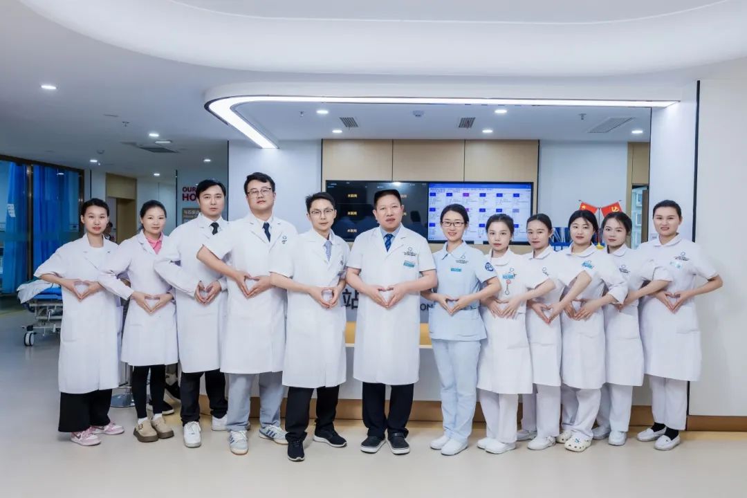 案例分享:又见“巨无霸”!男子肾脏取出8公分铸型结石【四川肾结石专科医院】(图5) 案例分享:又见“巨无霸”!男子肾脏取出8公分铸型结石【四川肾结石专科医院】(图5)