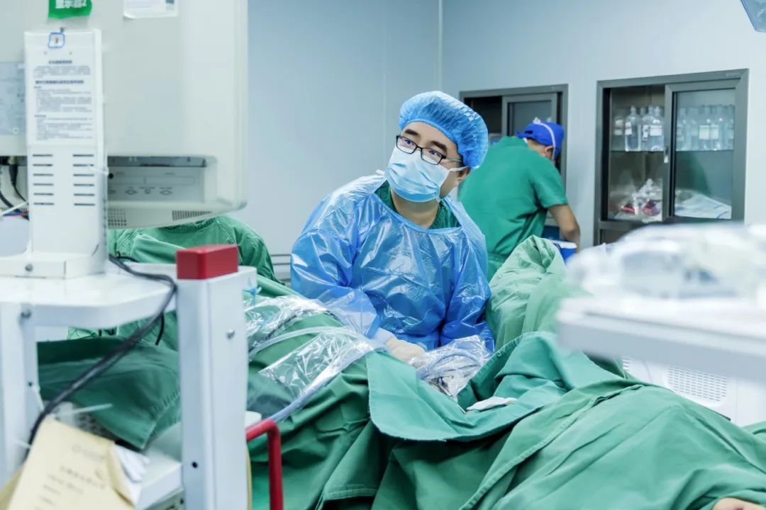 前列腺增生别轻视!揭秘前列腺增生的5大危害,早治能阻断!【成都瑞梦热蒸汽治疗医院】(图2) 前列腺增生别轻视!揭秘前列腺增生的5大危害,早治能阻断!【成都瑞梦热蒸汽治疗医院】(图2)