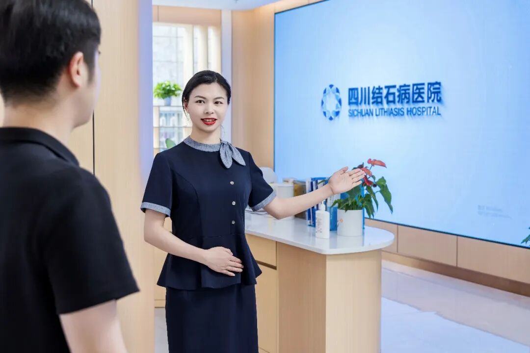 肾里揣着“鹌鹑蛋”,手术排队一个月?我院为治疗按下“加速键”(图4) 肾里揣着“鹌鹑蛋”,手术排队一个月?我院为治疗按下“加速键”(图4)