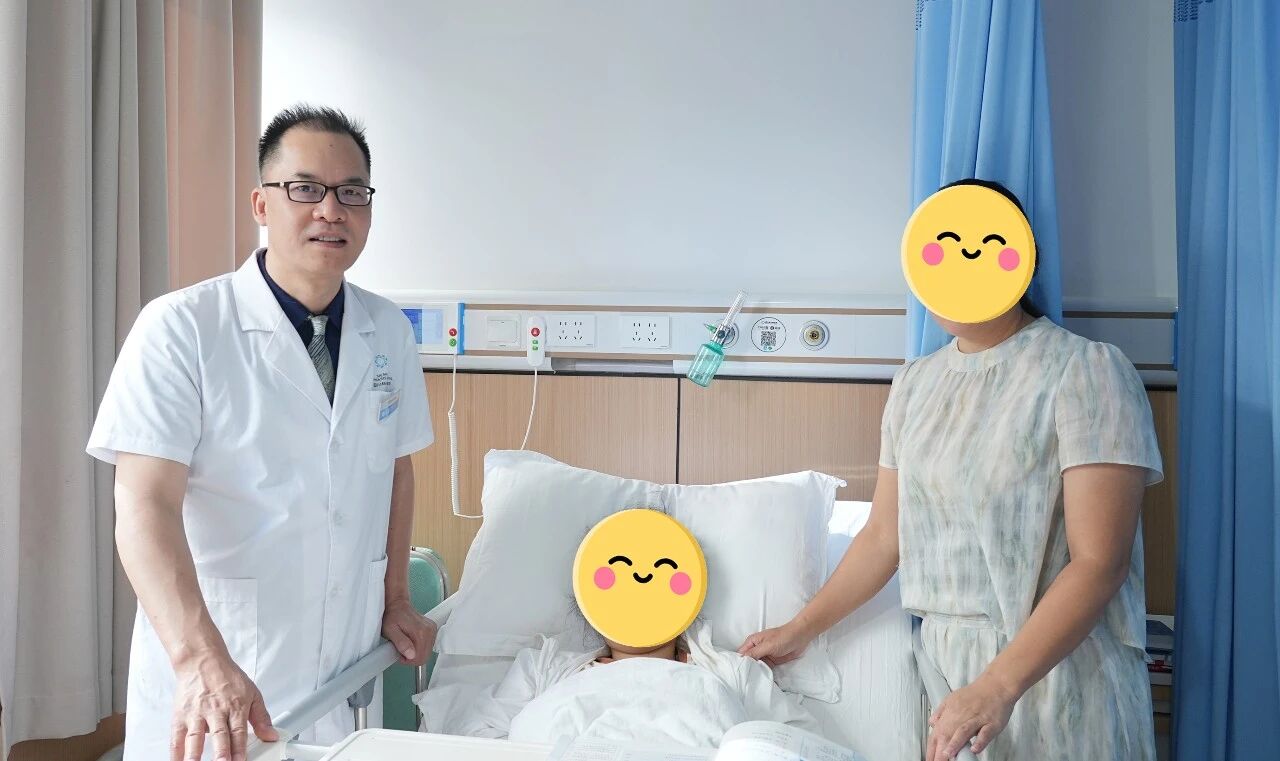 肚脐里做手术?15岁女孩的暑假“保胆记”【四川结石病医院】(图1) 肚脐里做手术?15岁女孩的暑假“保胆记”【四川结石病医院】(图1)